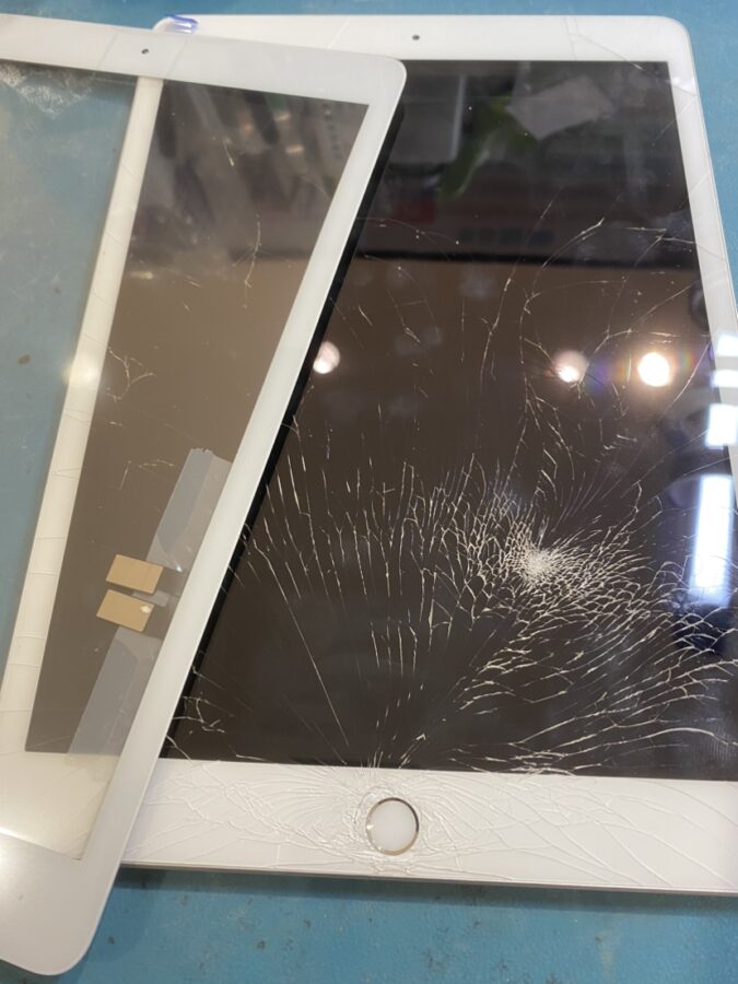 山形県からお越しのお客様よりiPad８（アイパッド）の画面割れ修理を承りました!スマホ修理工房仙台PARCO2店】