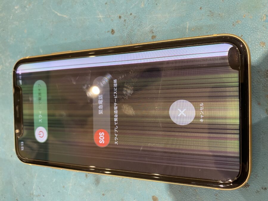 落したことがきっかけで液晶漏れが出てしまったiPhoneXR 修理対応を行いました!【スマホ修理工房仙台パルコ2店】