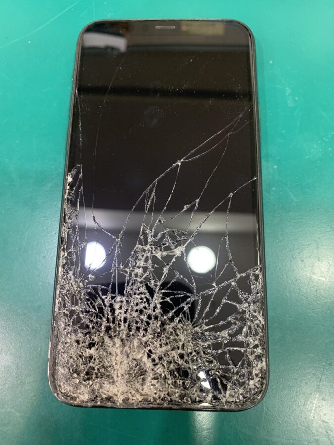 【画面修理】茅ヶ崎市からお越しのお客様より、iPhone11Pro(アイフォン)をお持ち込みいただきました！