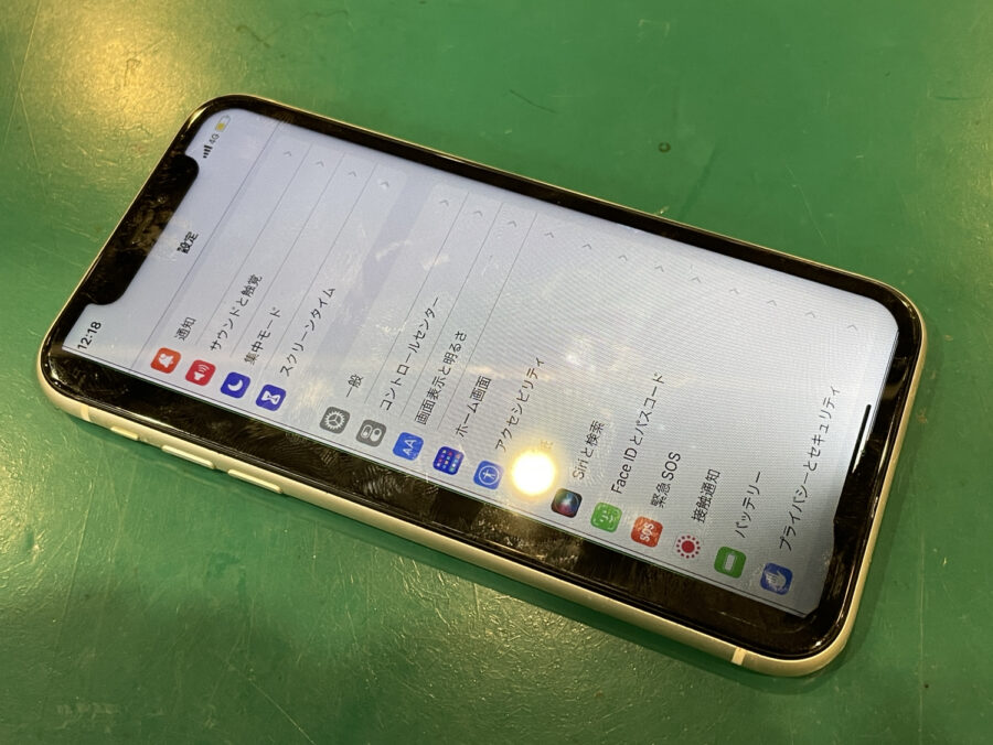 画面は割れていないけど液晶が粗くなったiPhone11(アイフォン)の修理しました！スマホ修理工房ペリエ千葉店なら即日対応