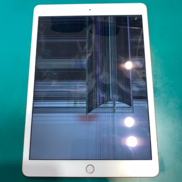 iPadの修理もその日のうちに対応できます！iPadPro 2020年 11インチ（アイパッドプロ）水没修理、画面交換【iPho