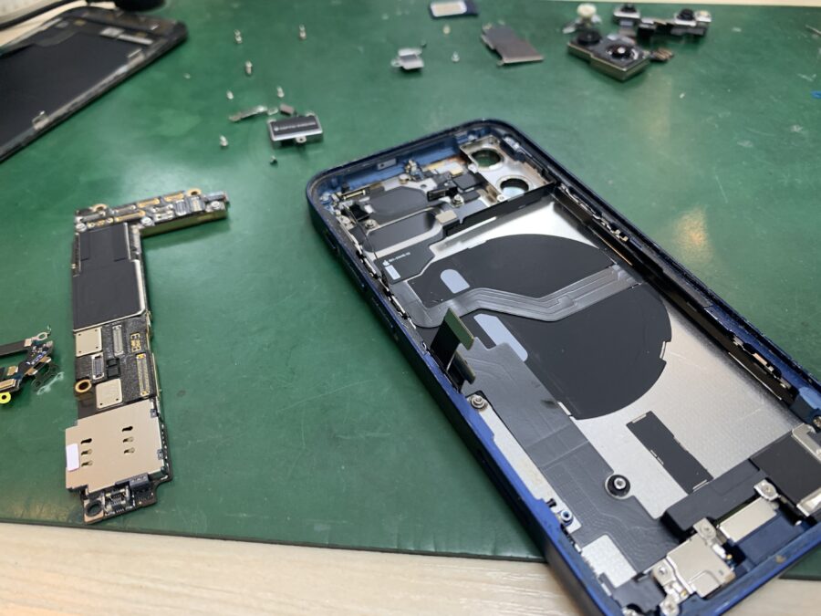 iPhone12mini の充電ができない症状、修理しました！！