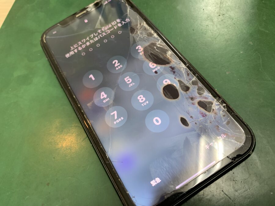 iPhone11 ガラス割れ 液晶破損 修理しました！！【画面交換修理】