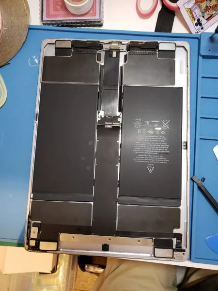 大きくて見やすいiPadPro12.9（アイパッド）。バッテリー交換をご検討なら、ぜひスマホ修理工房渋谷店へ♪
