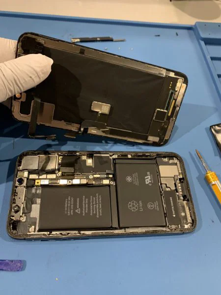 梅雨時は要注意！iPhoneX（アイフォン）が雨で水没してしまったら、すぐにスマホ修理工房渋谷店へお持ち込みください！