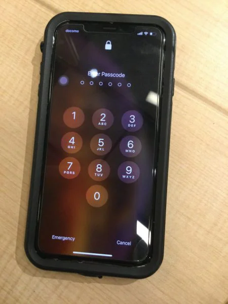 画面割れしたiPhoneXSMax（アイフォン）の修理もスマホ修理工房渋谷店なら、すぐに対応いたします！