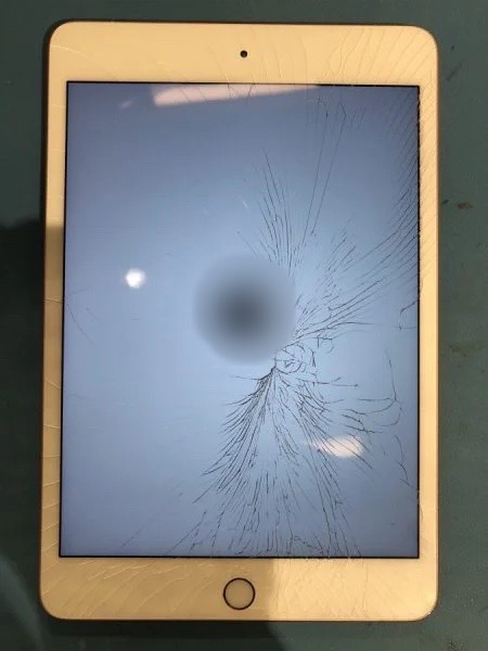 画面が割れたiPadmini5（アイパッドミニ第5世代）だって、スマホ修理工房渋谷店なら即日修理できちゃいます♪