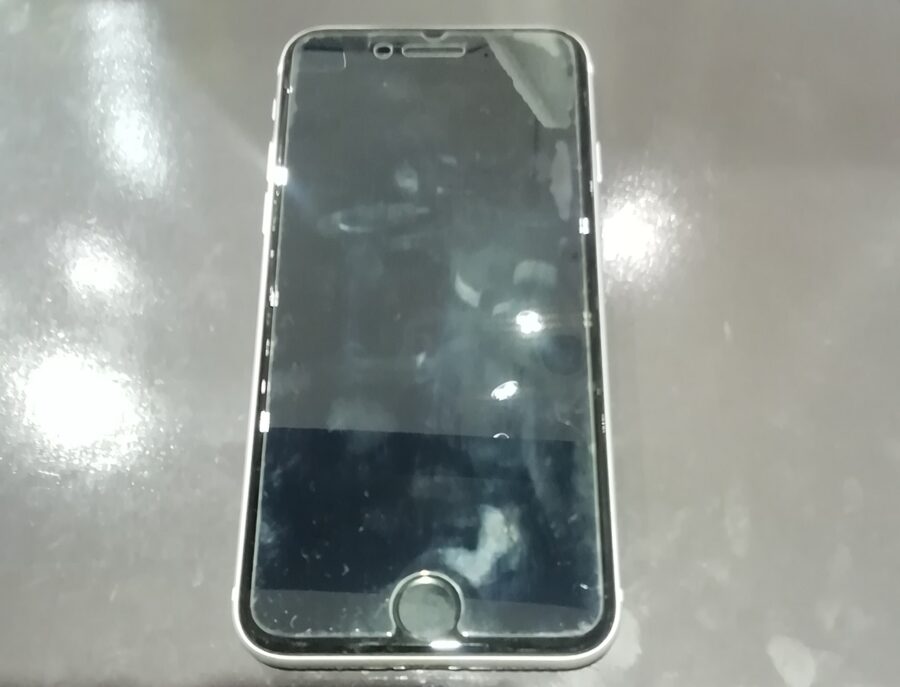 iPhoneSE2（アイフォンエスイーツー）の画面修理ならスマホ修理工房レイクタウンkaze店にお任せを！