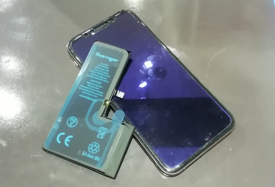 iPhoneXs（アイフォンテンエス）のバッテリー交換ならレイクタウンkaze店にお任せください！
