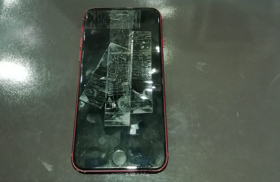 iphoneSE2（アイフォンエスイーツー）の画面修理は越谷レイクタウンkaze店にお任せください！