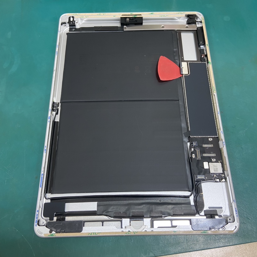 iPadのバッテリー交換も即日ご対応できます！iPadAir第2世代（アイパッドエア2）バッテリー交換