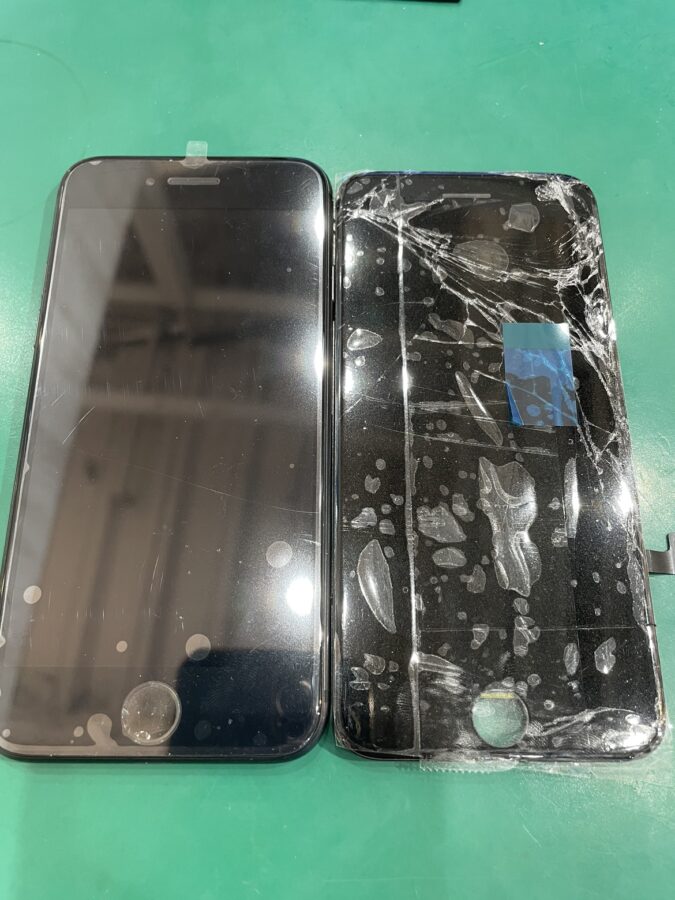 iPhone8（アイフォン8）の画面割れなら、【スマホ修理工房池袋P'パルコ店】にお任せください！！