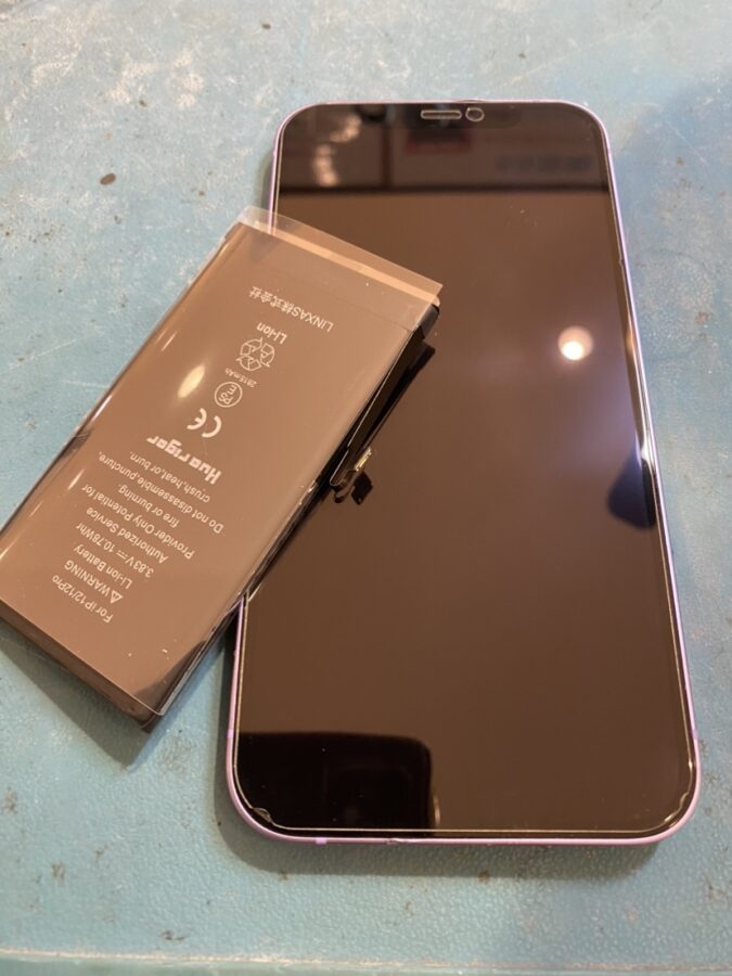 宮城県からお越しのお客様よりiPhone12（アイフォン）のバッテリー修理を承りました！