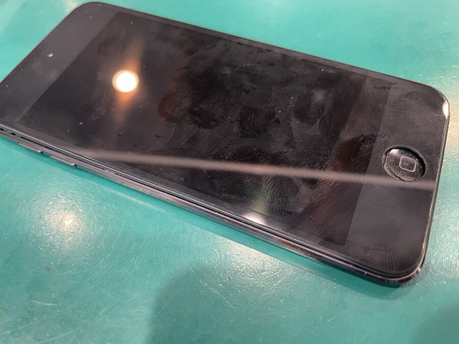 バッテリーがパンパンに膨らんだiPod touch7(アイポッド)を修理しました！スマホ修理工房ペリエ千葉店なら画面浮きも