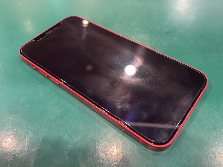 iPhone12(アイフォン)のコネクタ交換で充電不良を解消！スマホ修理工房ペリエ千葉店で即日修理しました！