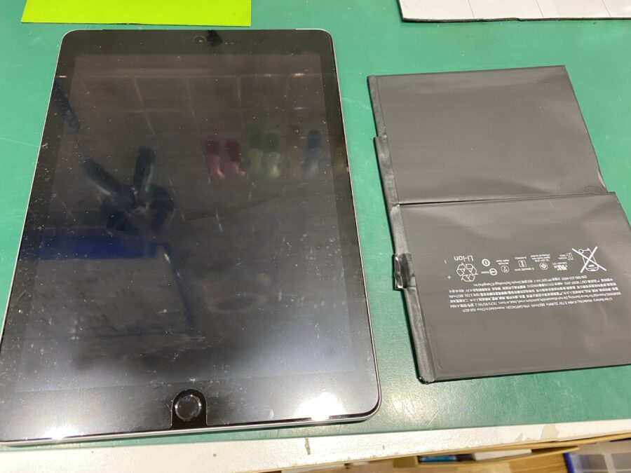 iPad第6世代（あいぱっど）の電池持ちが悪いなど、バッテリー交換なら【スマホ修理工房 西大島店（ありがたや内）】へ