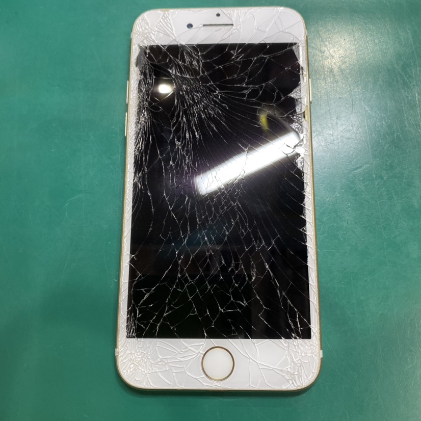 iPhone7（アイフォン７）のガラス割れ修理はデータそのまま即日修理の【スマホ修理工房池袋P‘パルコ店】へ！