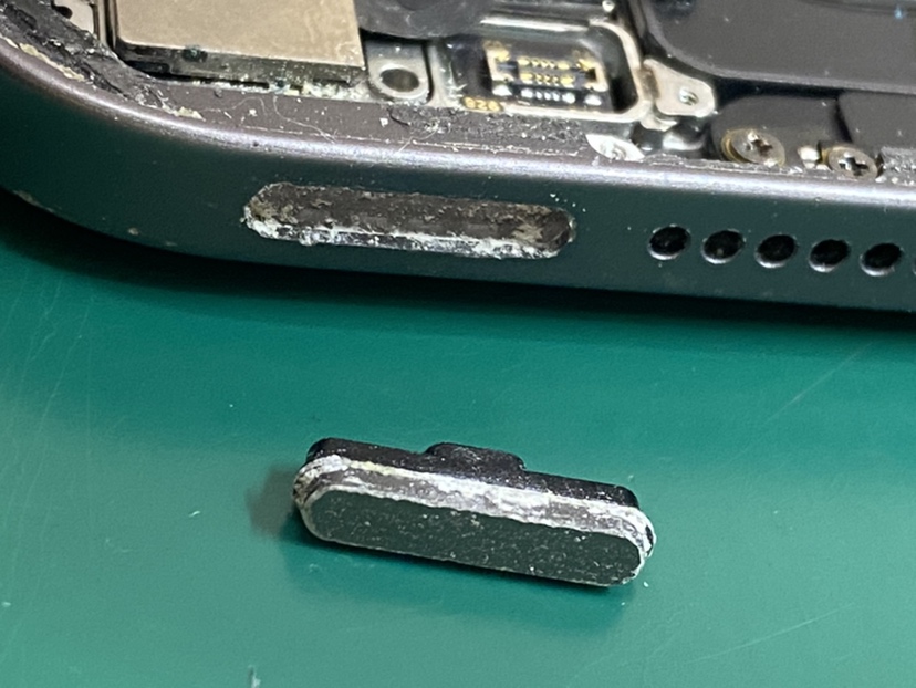 iPad pro11 2020モデルのボタン陥没にお困りなら【スマホ修理工房池袋P'パルコ店】にお任せを！
