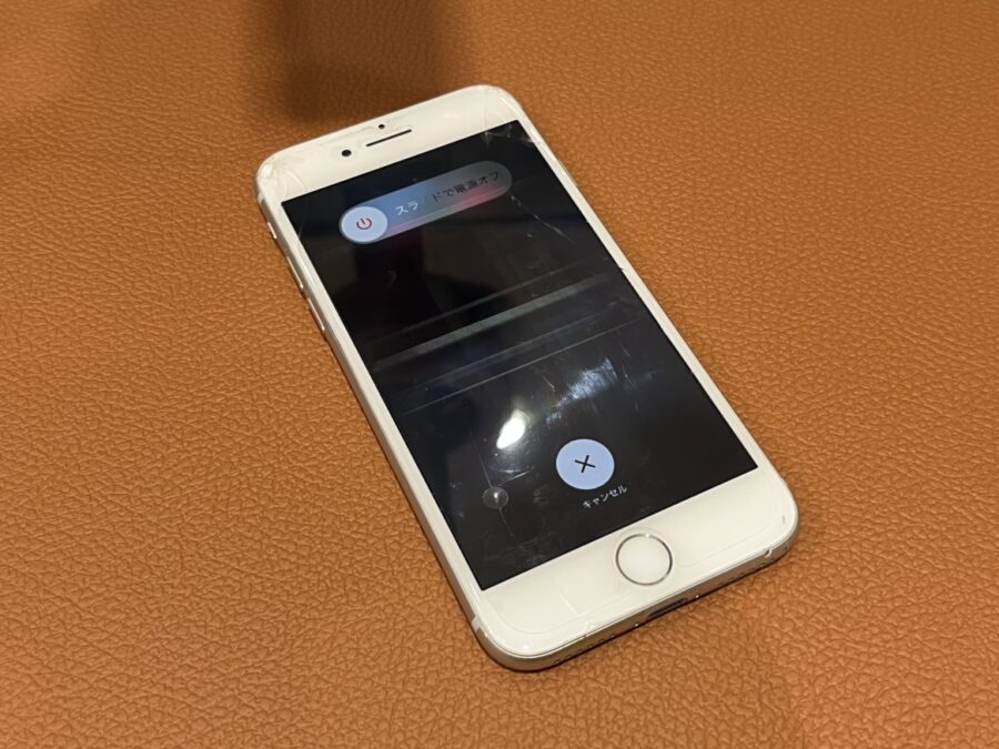 ポケットから落ちてしまったiPhone8（アイフォンエイト）修理を行いました!【スマホ修理工房仙台PARCO2店】