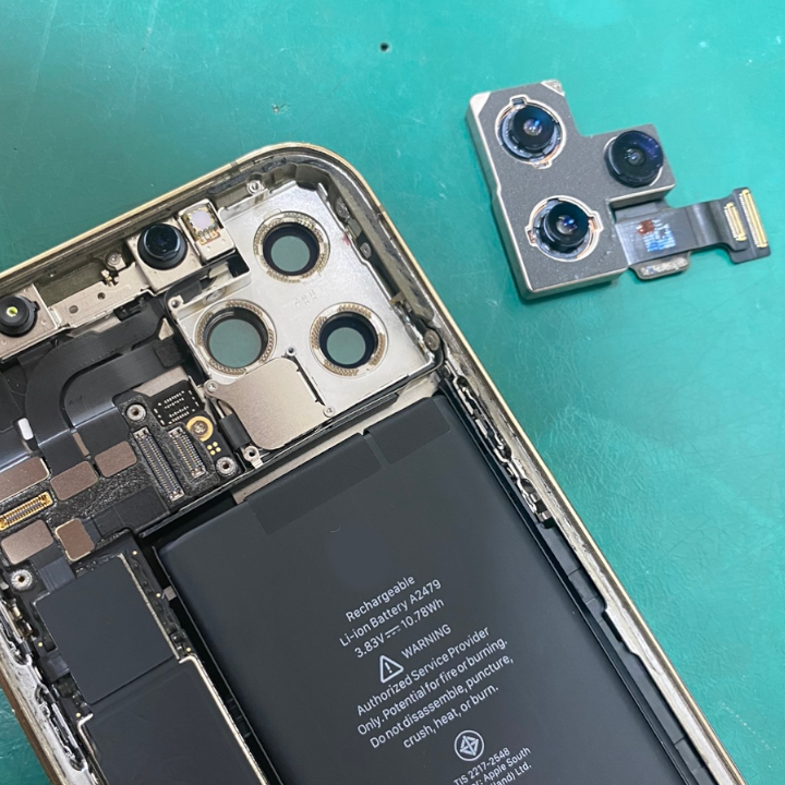 カメラが異常動作する際には修理で改善できます！iPhone12（アイフォン）アウトカメラユニット交換