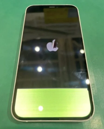iPhone12（アイフォン12）の液晶修理【スマホ修理工房　池袋P'パルコ本店】