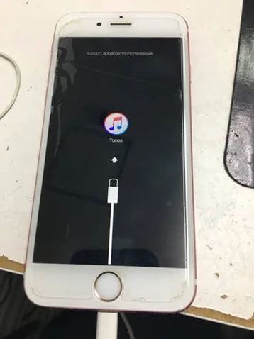 iPhone7（アイフォン）がリンゴループになっても諦めないで…！まずはスマホ修理工房渋谷店にご相談ください！