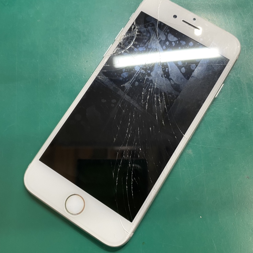 iPhone8（アイフォン８）の画面が操作できない、タッチが効かない等の修理に即日対応！【スマホ修理工房池袋P'パルコ店】