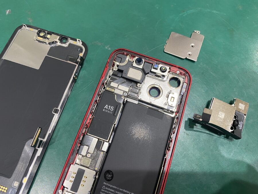 iPhone13mini（アイフォン）カメラで撮影するとピンク色になるなどのカメラ故障なら【スマホ修理工房西大島店】へ