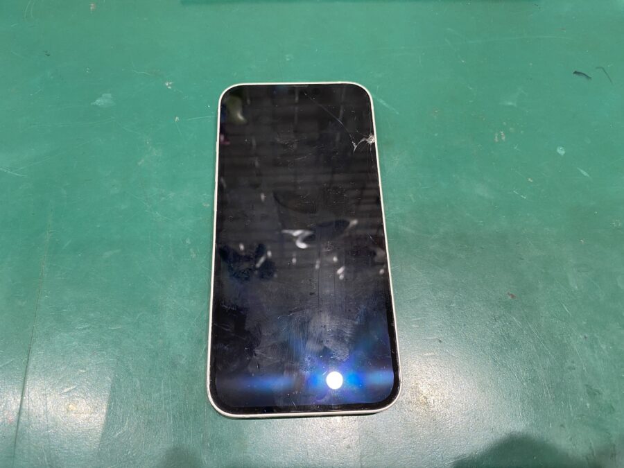 iPhone13（アイフォン）画面割れ。正規店の予約が待てない。今日中に直したい。
