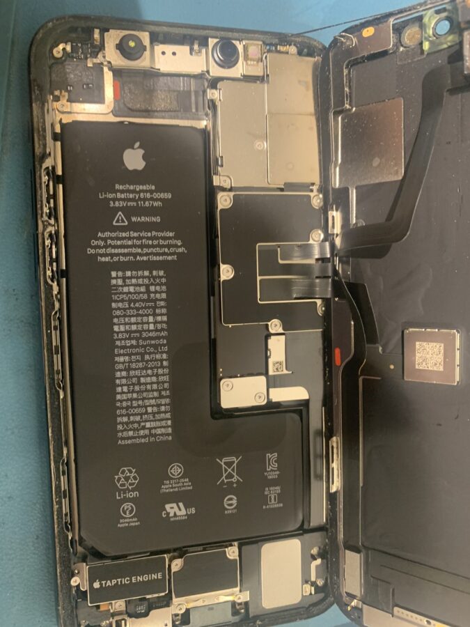 iPhone11ProMax（アイフォン11ProMax）の水没修理ならデータそのまま、即日修理の「スマホ修理工房渋谷店」へ！