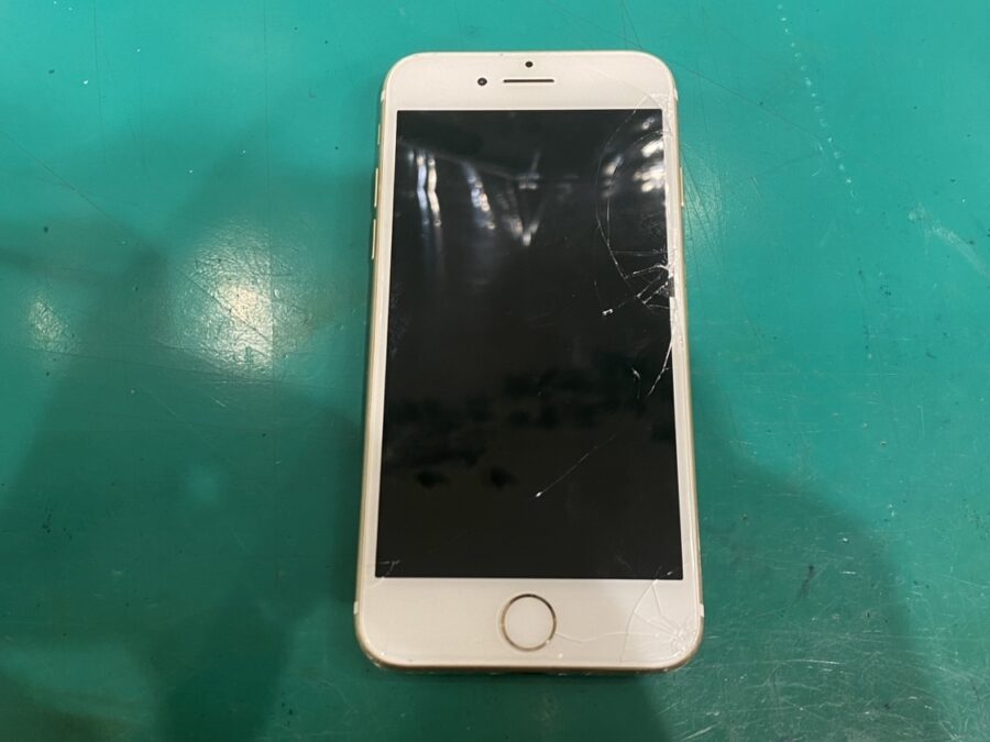 iPhone7(アイフォン7)の画面割れ修理を行いました！【スマホ修理工房新宿ペペ店】
