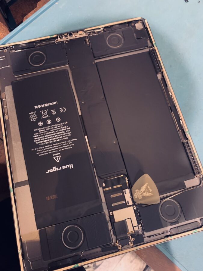 iPadPro12.9第3世代（アイパッド）バッテリー交換のことならスマホ修理工房渋谷店へ！