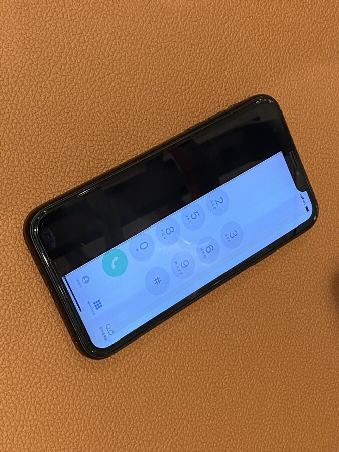 液晶不良により使用する事が難しいiPhoneXR(アイフォンテンアール)修理を行わせて頂きました。