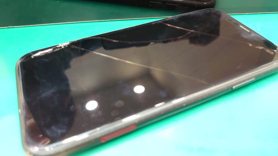 【画面修理】藤沢市からお越しのお客様より、iPhone XR(アイフォン XR)をお持ち込みいただきました！