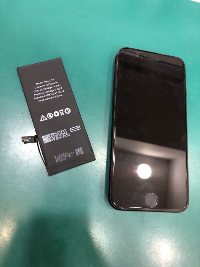 【バッテリー修理】藤沢市辻堂からお越しのお客様より、iPhoneSE2(アイフォンSE2)をお持ち込みいただきました！