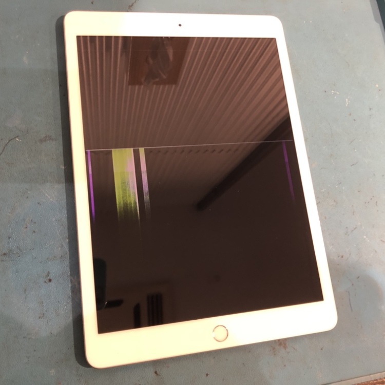 iPad mini5（アイパッドミニ第5世代）の液晶画面が映らなくなった、、、液晶表示不良でお困りならスマホ修理工房渋谷店