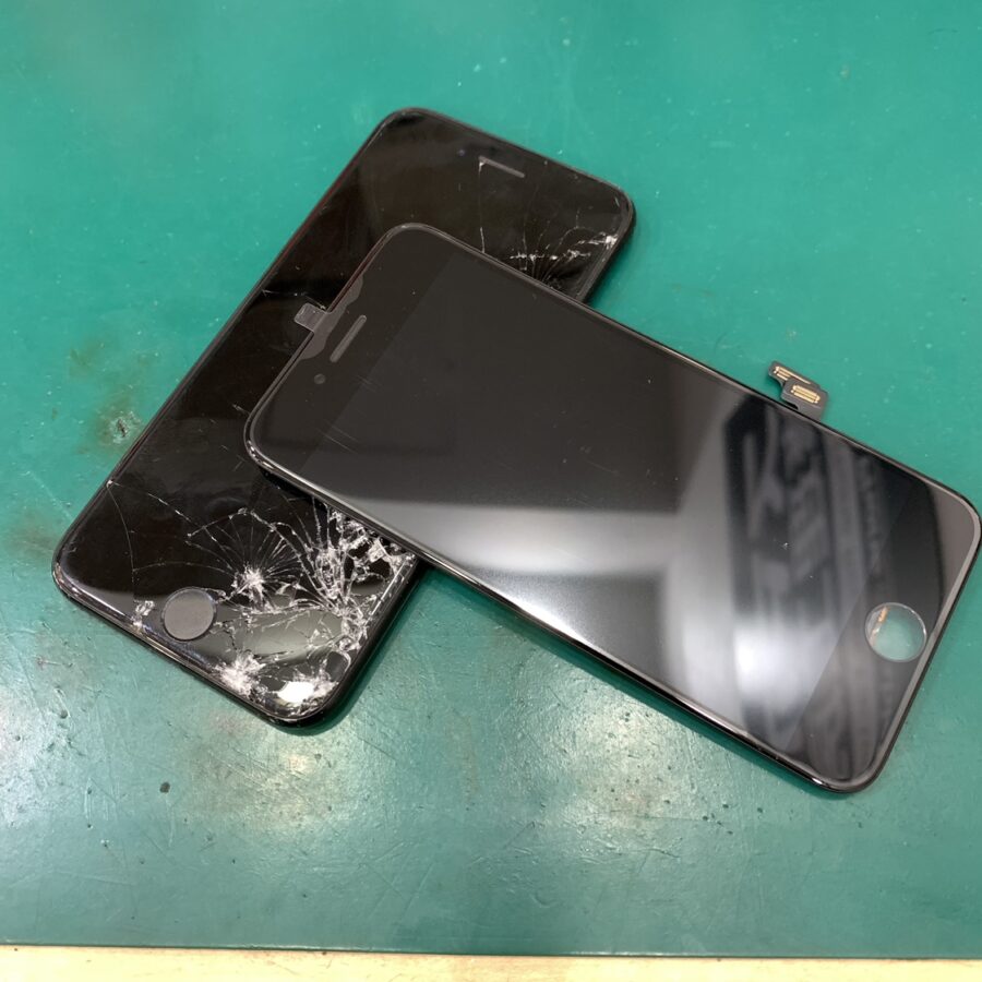 【画面割れ修理】藤沢市からお越しのお客様より、iPhoneSE第二世代(アイフォン第2世代)をお持ち込みいただきました！
