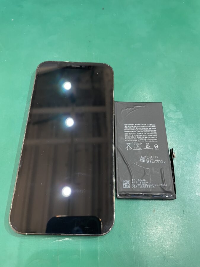 iPhone12Pro（アイフォン12プロ）のバッテリー交換でしたら、スマホ修理工房渋谷店にお任せください！