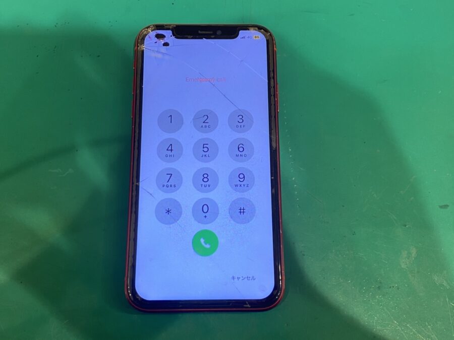 iPhone11(アイフォンイレブン)液晶漏れ+画面割れの修理はぜひ当店の画面交換で！！【スマホ修理工房新宿PePe店】