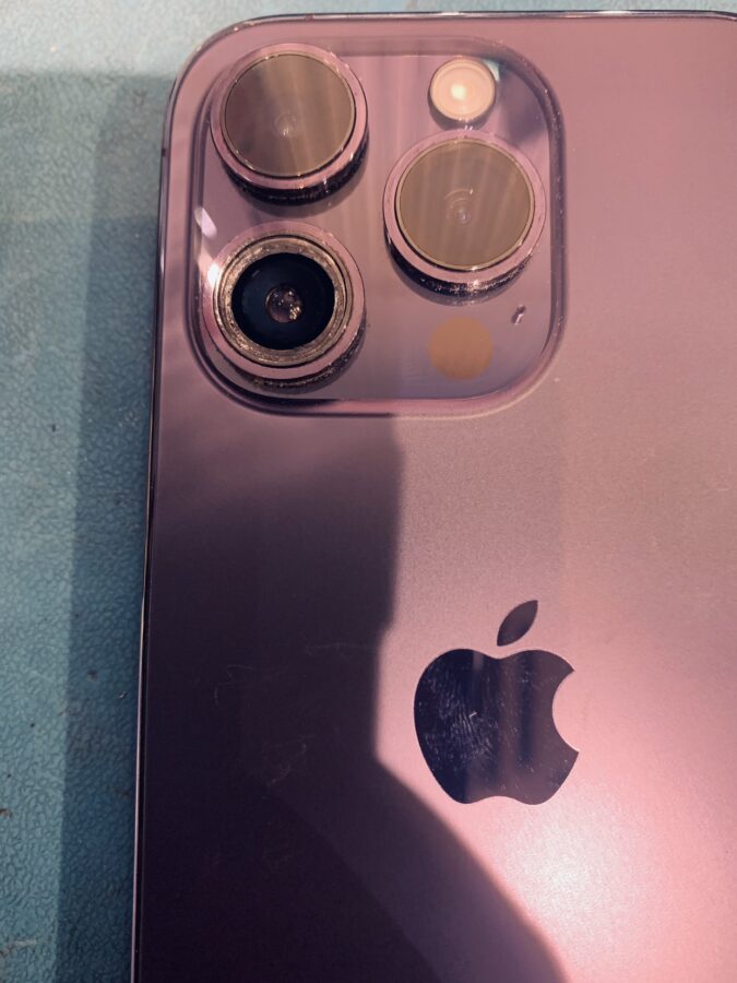 iPhone14（アイフォン）シリーズにも対応！iPhone14Pro（アイフォン）のアウトカメラレンズ割れの修理を承りました！