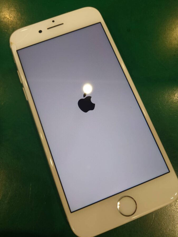iPhone7(アイフォン)のちょっとした画面割れでもスマホ修理工房ペリエ千葉店におまかせ！