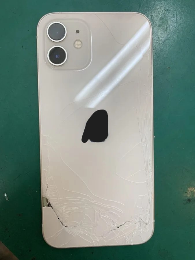 iPhone12の背面＆画面交換修理をしました！