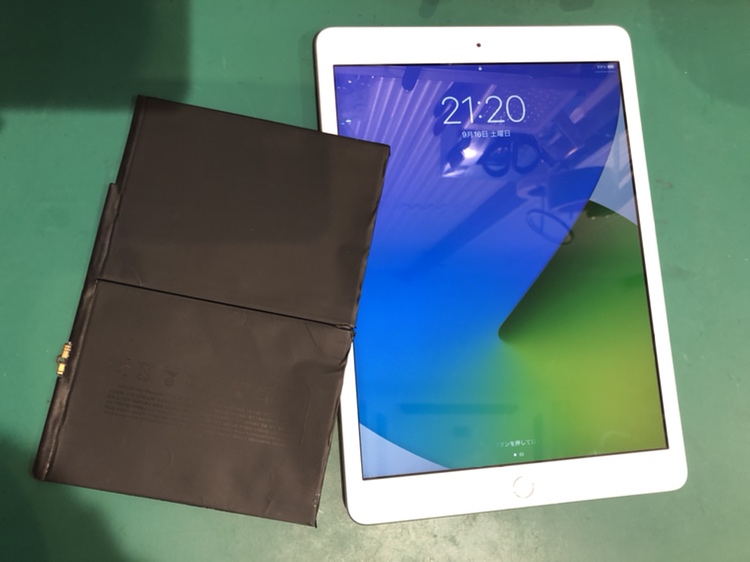 YouTubeを見ていたらあっという間に電池切れ、、、iPad7（アイパッド第7世代）のバッテリー交換