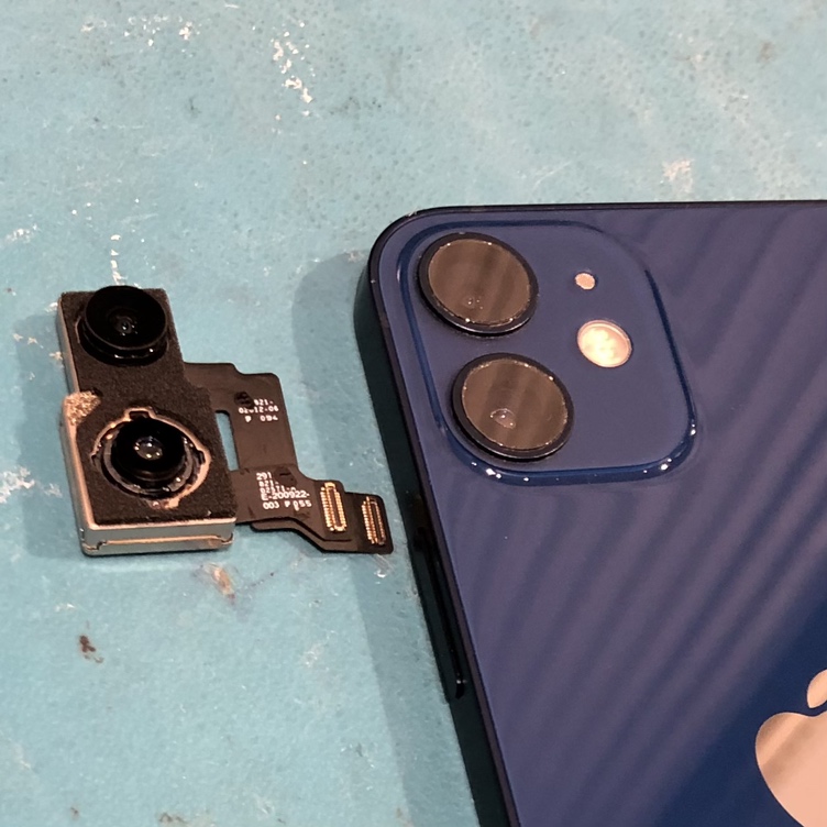 ピントが合わなくなったiPhone12（アイフォン）のアウトカメラ。。。スマホ修理工房渋谷店ですぐに修理ができますよ♪