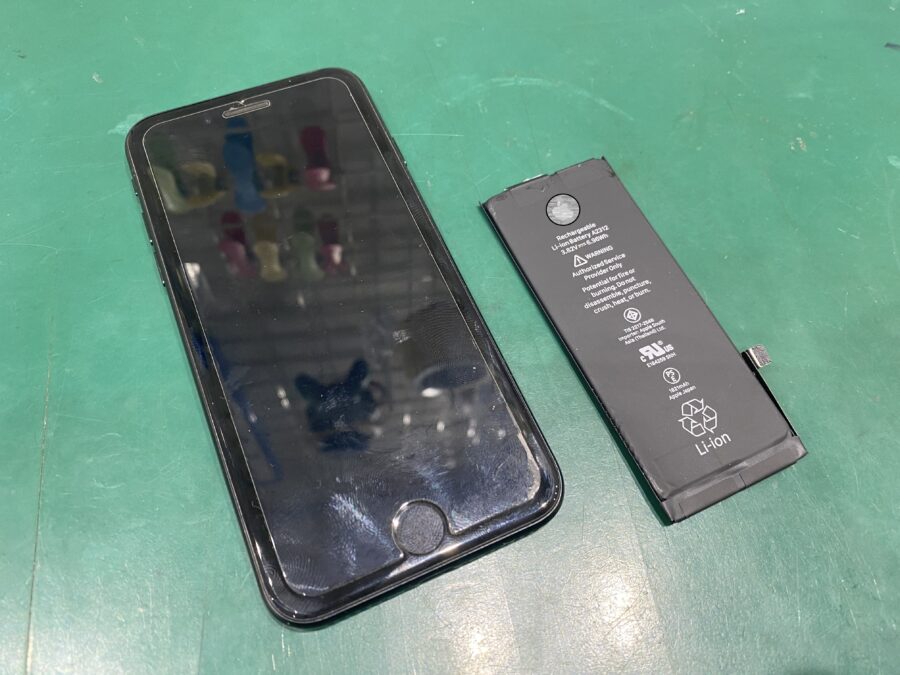 iPhoneSE2（第二世代）のバッテリー交換なら【スマホ修理工房西大島店】へ