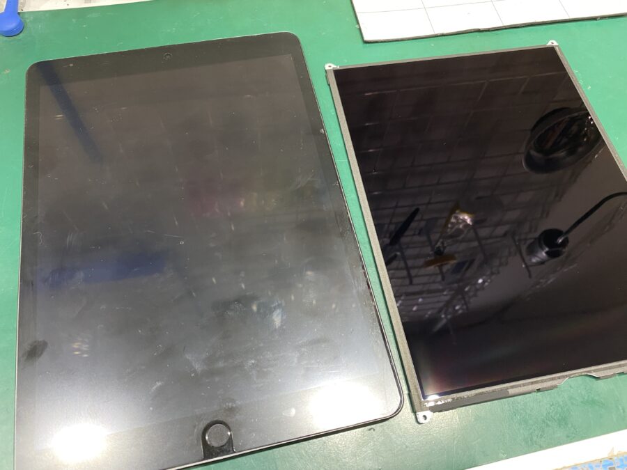 iPad9 (アイパッド)の液晶が壊れて映らない箇所が、アイパッドの修理ならデーターそのまま即日修理の【スマホ修理工房】へ