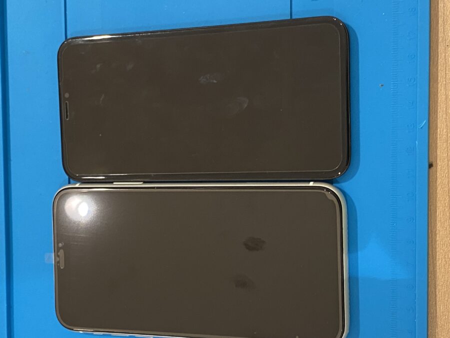 画面の映らなくなってしまったiPhoneXR(アイフォンテンアール)の修理をご依頼頂きました。