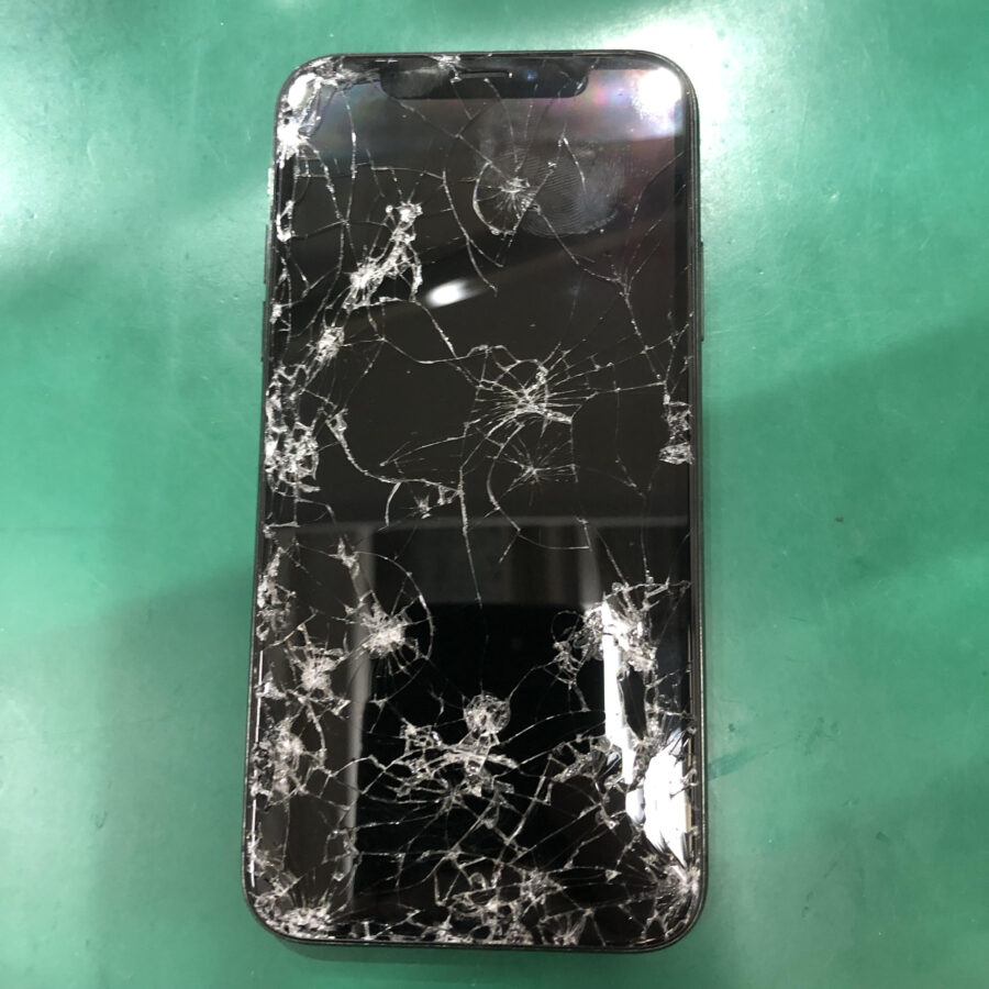 iPhoneX（アイフォンX）の画面割れ交換は、最短即日・データそのままで修理OKの「スマホ修理工房　池袋P'パルコ本店」