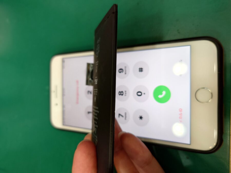 【バッテリー膨張修理】藤沢市からお越しのお客様より、iPhone8 Plus(アイフォン 8プラス)をお持ち込みいただきました！