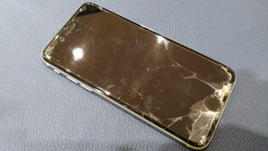ガラスが割れたiPhone6S（アイフォンシックスエス）を修理させていただきました【スマホ修理工房仙台PARCO2店】